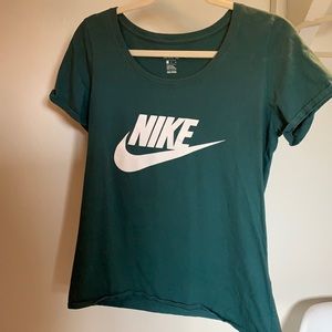 Nike women’s top